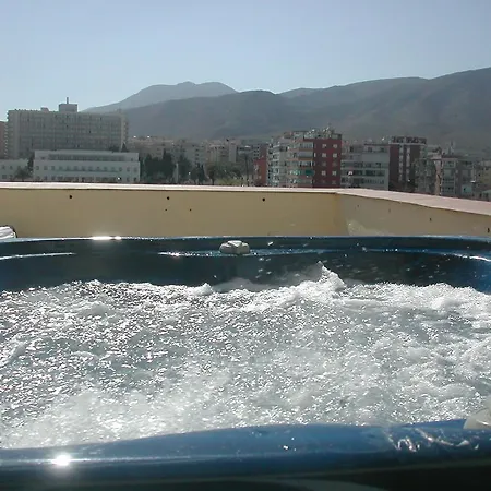 公寓 Wonderful Penthouse With In Terrace Tennis And Swimming Pools 托雷莫利诺斯